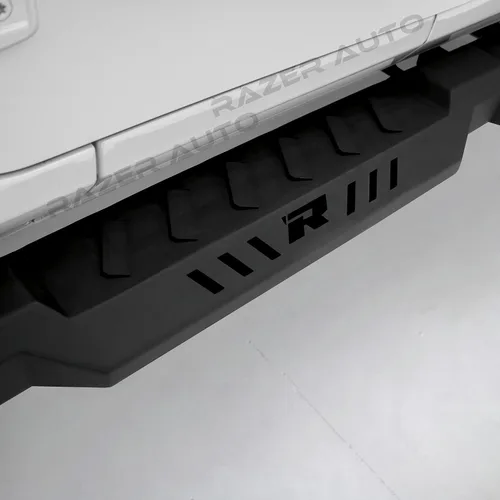 Vista 3 de Guardia lateral Razer para puerta Jeep Wrangler 07-17 con textura placa protectora negra con peldaño de 4 escalones, Negro