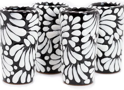 Vista 12 de Juego de 4 vasos de chupito Talavera auténticos mexicanos para tequila - Pintados a mano - 2 Oz (Corazón Azul)
