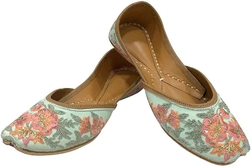Vista 2 de Shoe Bazar Zapatos planos de Jutti multicolor para mujer Punjabi Jootis Threadwork Bohemian Flat Sandles hechos a mano con cuentas tradición