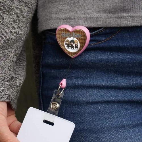 Vista 2 de Harry Potter - Carrete retráctil con diseño de corazón de personajes de anime Rosado