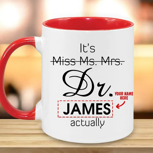 Vista 3 de Taza personalizada de realidad – Taza personalizada con nombre para graduación de doctorado, regalo de médico, divertida y perfecta para cumpleaños