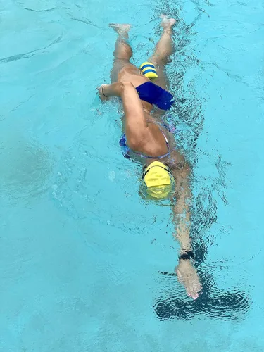 Vista 7 de Boya de tracción de New Wave Swim Buoy para nadadores y triatletas – Flotador de piscina de espuma EVA para adultos