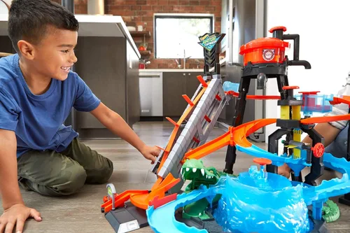 Vista 13 de Hot Wheels City Lavado de Autos y Cocodrilo Gigante