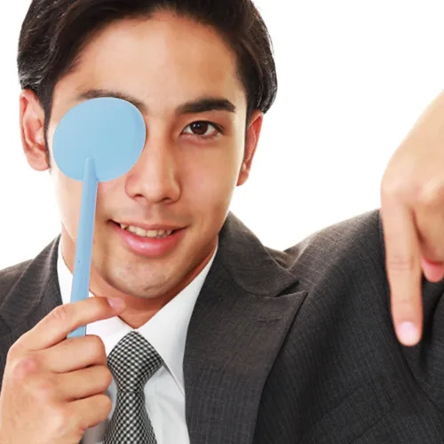 Vista 5 de HEALLILY Juego de 6 oclusores de plástico para ojos para prueba de visión y examen, diseño antideslizante para niños y adultos, varios