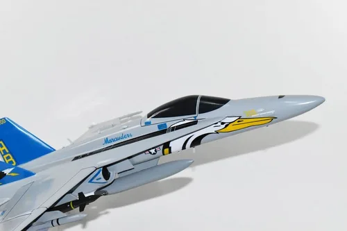 Vista 5 de VFA-82 Marauders USS Enterprise (2004) Modelo F/A-18C, Azul marino, escala 1/37 (18"), Caoba