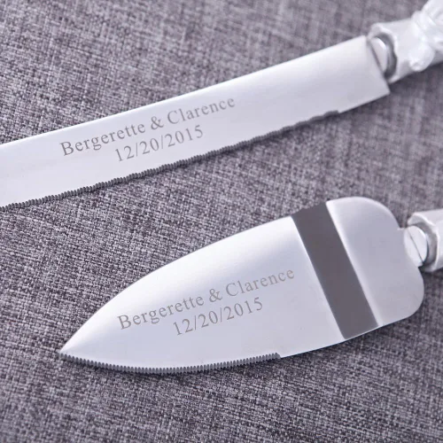 Vista 4 de Accesorios de boda - Juego de cuchillos y servidores personalizados, rosa en flor