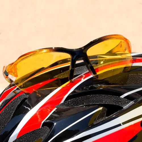 Vista 4 de Paquete de 3 lentes polarizados de visión nocturna para hombres, conducción, ciclismo, deporte, noche, antirreflejos, lentes amarillas, marco ligero