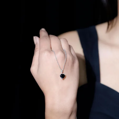 Vista 4 de Natural 2 Ct Black Onyx Heart Necklace with Chain, AAA Quality Negro