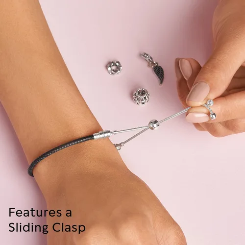 Vista 5 de PANDORA Pulsera doble de cuero con circonitas cúbicas en plata de ley, 11