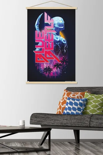 Vista 2 de Trends International DC Comics Movie Blue Beetle - Póster de pared con rayo, 22.375 x 34 pulgadas, paquete de impresión prémium y colgador de madera