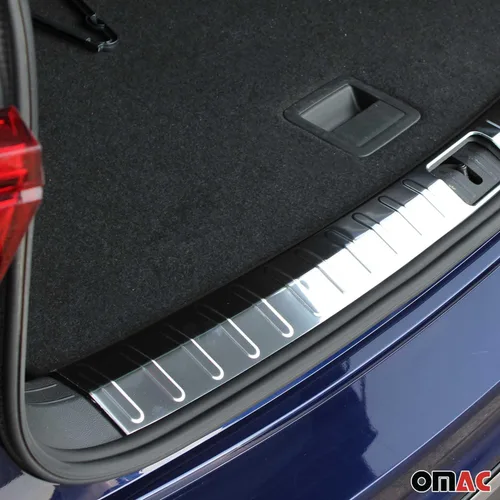Vista 3 de OMAC Cubierta del umbral del maletero Protector de parachoques para VW Tiguan 2018-2024 acero inoxidable 1 unidad