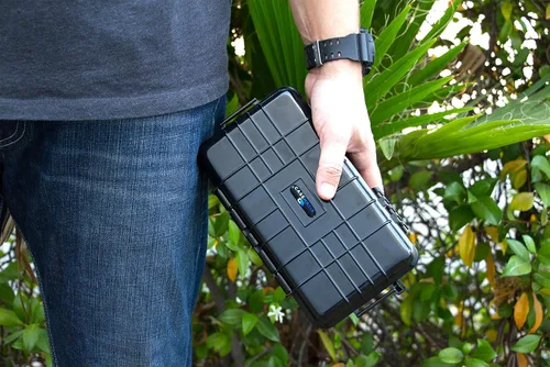 Vista 6 de CASEMATIX Estuche rígido pequeño impermeable de 9.5 pulgadas con espuma personalizable para electrónica portátil, herramientas y accesorios, funda