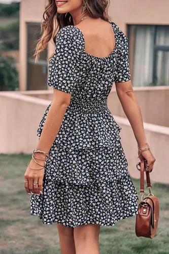 Vista 3 de PRETTYGARDEN Vestido corto de verano floral para mujer 2023, cuello cuadrado, manga corta, con volantes, estilo bohemio, con vuelo