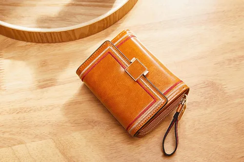 Vista 6 de PofeeXIO Cartera de cuero RFID para mujer con tarjetero triple plegable para mujer con correa de muñeca corta para mujer, cartera con múltiples