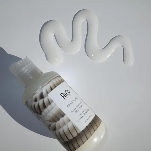Vista 6 de R+Co RINGTONE Curl Cream – Defines & Enhances Curls, Adds Moisture & Shine, All Hair Types