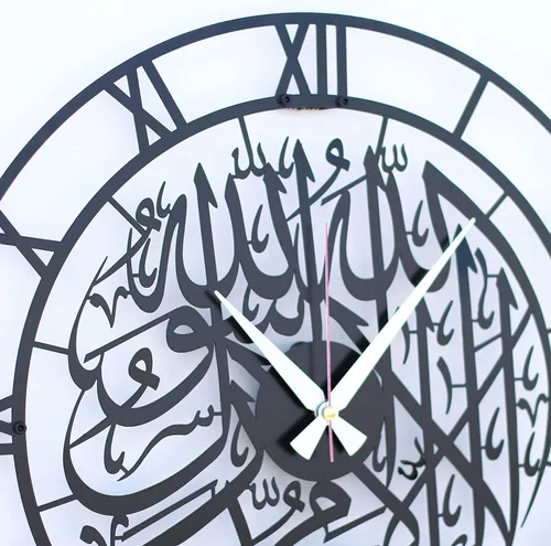 Vista 3 de iwa concept Primer reloj silencioso islámico de metal Kalima Decoraciones de pared de Ramadán islámico Regalo moderno de inauguración de la casa