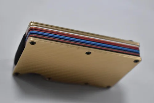 Vista 7 de Cartera de aluminio minimalista delgada de fibra de carbono con bloqueo RFID y clip para dinero para hombres y mujeres Gran regalo para papá marido