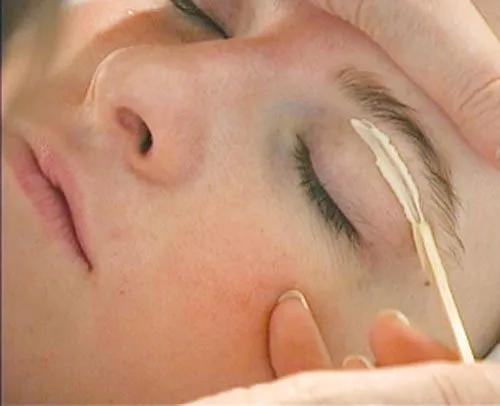 Vista 4 de Eyebrow Contouring & Facial Waxing