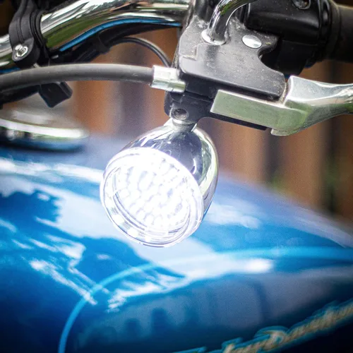 Vista 6 de Eagle Lights Kit de señal de giro LED delantera y trasera Harley con luces de circulación blancas brillantes y luces de freno traseras