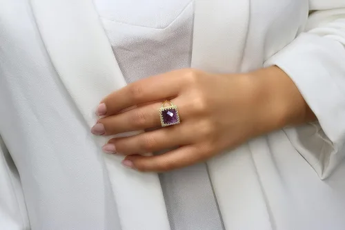 Vista 5 de Intrincado anillo de piedra natal de febrero, anillo de amatista en doble banda chapada en oro de 14 quilates, joyería de amatista hecha a mano