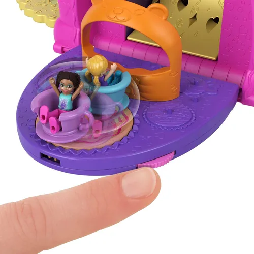 Vista 4 de Polly Pocket Juguete de viaje, juego de oso de chicles con 2 micro muñecas y 26 accesorios sorpresa, juguete de animal compacto