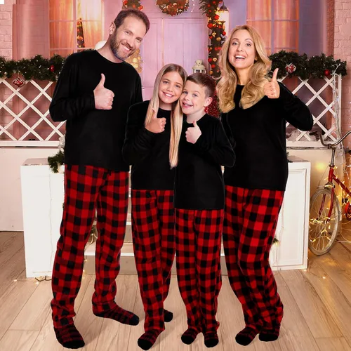 Vista 2 de Conjunto de pijamas a juego para la familia con calcetines de búfalo a cuadros, pijamas de Navidad para fiestas familiares