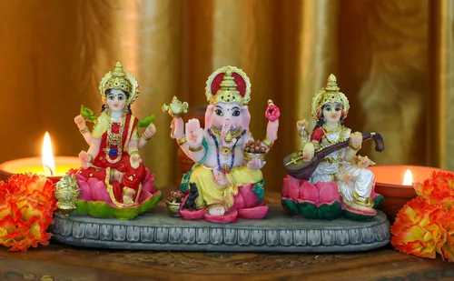 Vista 6 de India Laxmi Ganesh Saraswati Estatua – 3.9 pulgadas de alto Dios indio Lakshmi Ganesha Saraswati Estatuilla de ídolo hindú Diwali Regalos Diwali