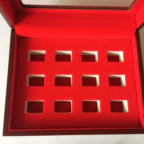 Vista 7 de JunningGor 12 Agujeros Campeonato Big Heavy Ring Display Case Joyero de madera Terciopelo Rojo Interior (Rojo)