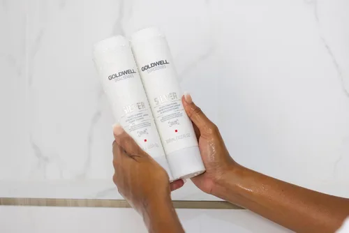 Vista 7 de Goldwell Dualsenses Silver Shampoo 300mL