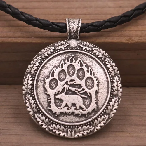 Vista 2 de Caiyao Collar vikingo de oso polar con diseño de animales y estampado de patas, disco redondo grande, huella de garra de oso, mariposa, polilla