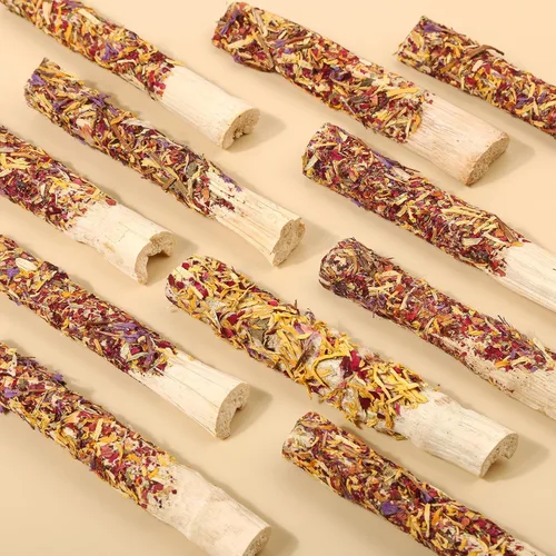 Vista 9 de Abizoo Juguetes masticables naturales para conejos, 10 palitos de bambú dulces para conejos, cobayas, chinchillas y hámsters, aperitivos de madera