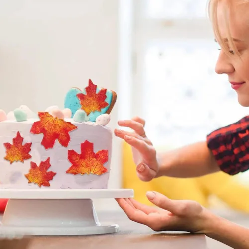 Vista 5 de Morofme 50 piezas comestibles de hojas de otoño para cupcakes, hojas de arce, decoración comestible de hojas doradas, papel de oblea, hojas