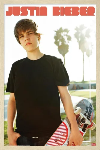 Vista 7 de Trends International Justin Bieber - Póster de pared de monopatín, 14.725 x 22.375 pulgadas, versión enmarcada de madera de granero