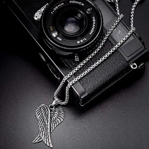 Vista 4 de Herinos Cadena de collar con colgante de acero inoxidable para hombres y mujeres, diseño de alas retro con diseño de calavera de plumas cruzadas