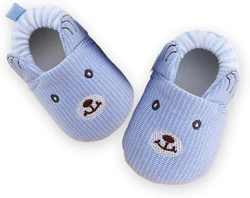 Vista 6 de Sekantrol Zapatos para recién nacidos, para niños y niñas, zapatos deportivos unisex con suela antideslizante suave, pantuflas ajustables de dibujos