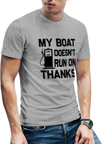Vista 3 de Camiseta unisex de manga corta con texto en inglés My Boat Doesn't Run on Though