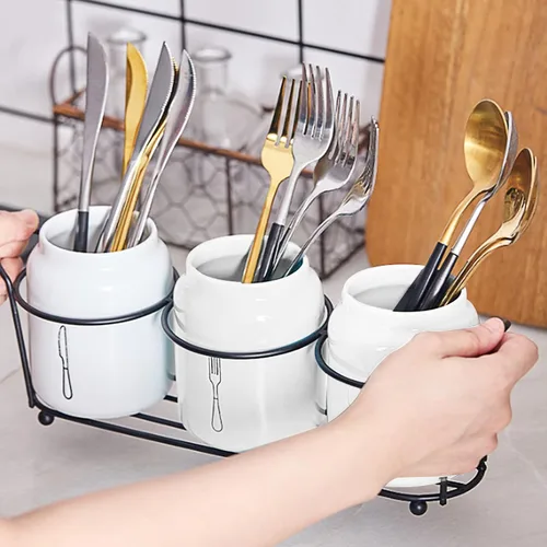 Vista 4 de Soporte de cubiertos de 4 piezas para organizador de encimera de cerámica blanca con estante de metal negro, soporte para tenedor, cuchara