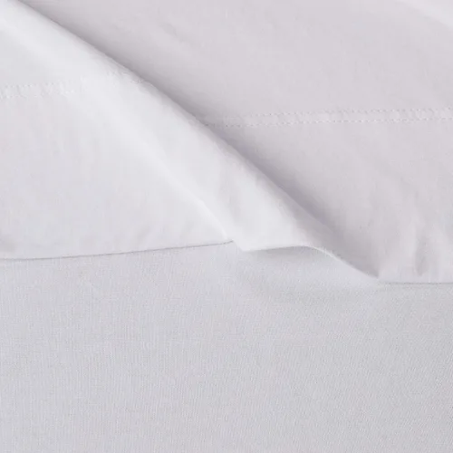 Vista 4 de Amazon Basics Juego de sábanas de 3 piezas, transpirable, elástico, 100% algodón, incluye sábanas planas y bajeras, funda de almohada, tamaño Blanco