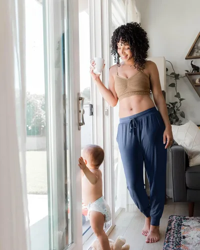 Vista 7 de Kindred Bravely Pantalones deportivos de maternidad para todos los días para mujer