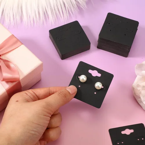 Vista 6 de 200 tarjetas negras para pendientes con agujeros, tarjetas de exhibición de aretes de 2 x 2 pulgadas para vender tarjetas de joyería