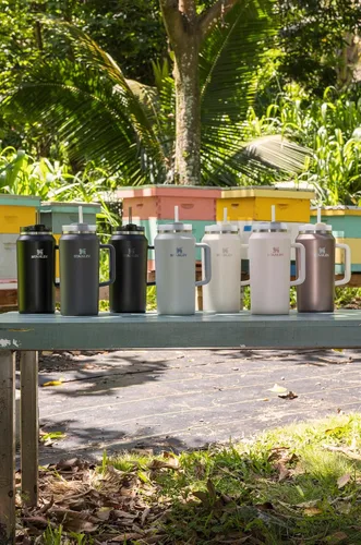 Vista 6 de STANLEY Quencher H2.0 Vaso Térmico con Asa y Pajita 64 oz Tapa Flowstate de 3 Posiciones Gran Capacidad para Viajes y Deportes Vaso de Acero