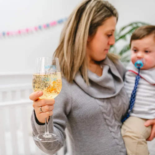 Vista 5 de Esperé 9 meses para esta bebida – Copa de vino divertida de 16 onzas con tallo azul para mamá nueva