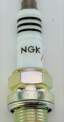 Vista 3 de NGK # 6418 - Bujías de iridio BKR6EIX, 4
