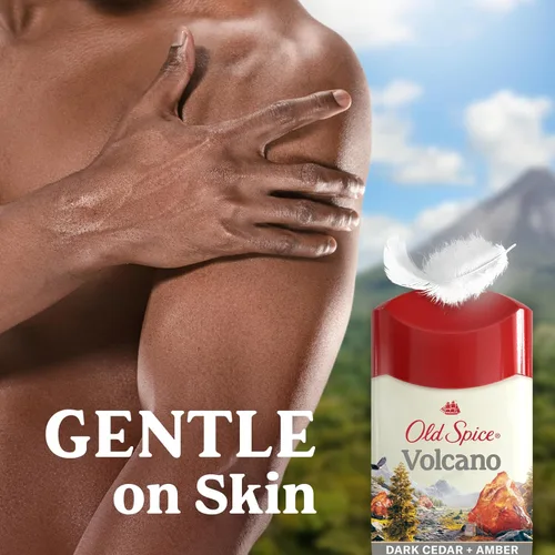 Vista 5 de Old Spice Volcán antitranspirante y desodorante para hombre con carbón, 2.6 onzas (paquete de 3) con gel de baño Swagger tamaño viaje