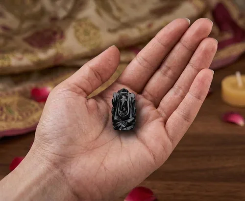 Vista 3 de Escultura de ganesha con piedra preciosa de ágata negra natural, signo de éxito y buena suerte.
