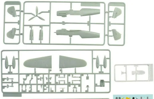 Vista 3 de Premium Hobbies Bf 109 G-14 Tulipán Negro 1:72 Modelo de Plástico Kit de Avión 127V