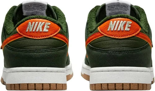 Vista 391 de Nike Kid's Dunk Low Sneaker