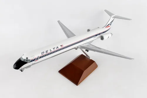 Vista 7 de Daron Skymarks Delta MD-80 Widget Livery - Kit de modelo con soporte de madera (escala 1/100)