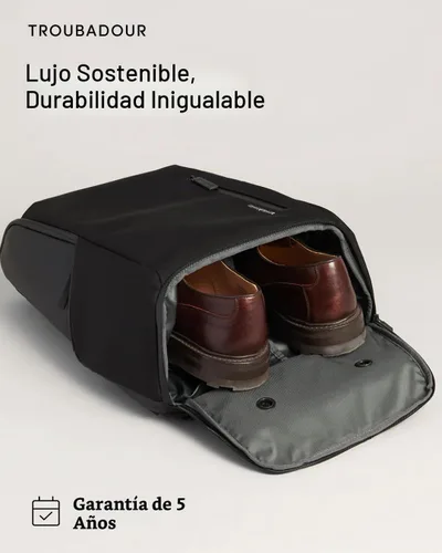 Vista 4 de Mochila Troubadour Pioneer 3.0, Negro, Moderno
