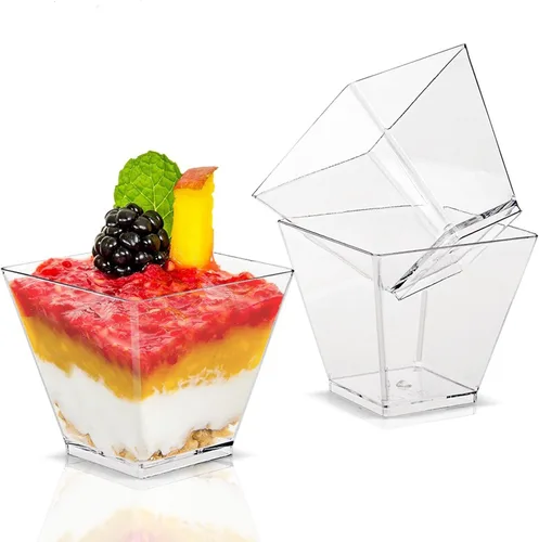 Vista 2 de Tosnail Paquete de 100 vasos de postre de plástico transparente de 2 onzas con 100 cucharas de postre, tazas cuadradas de aperitivo de parfait